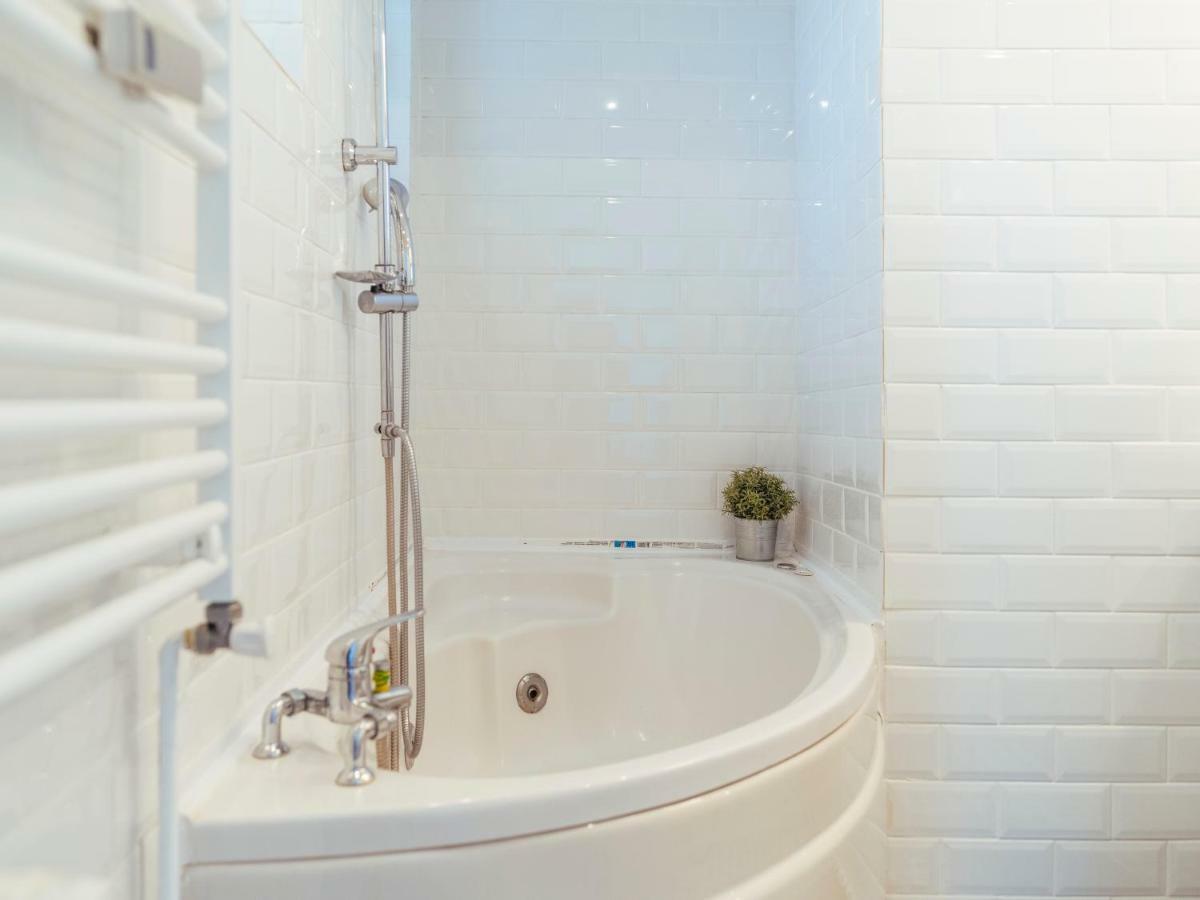 Parkview Apartment - Spectacular View & 2 Bedrooms Bukarest Exterior foto